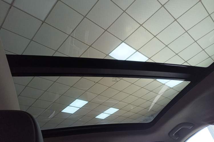 Used Geely Auto Coolray 2019 260T DCT Explorer China V Standard Headliner