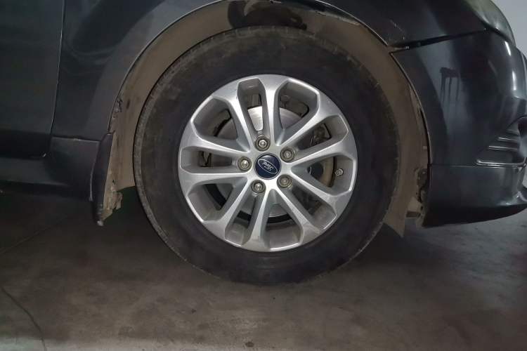 Used Ford Focus 2013 Hatchback Classic 1.8L Automatic Base Model
