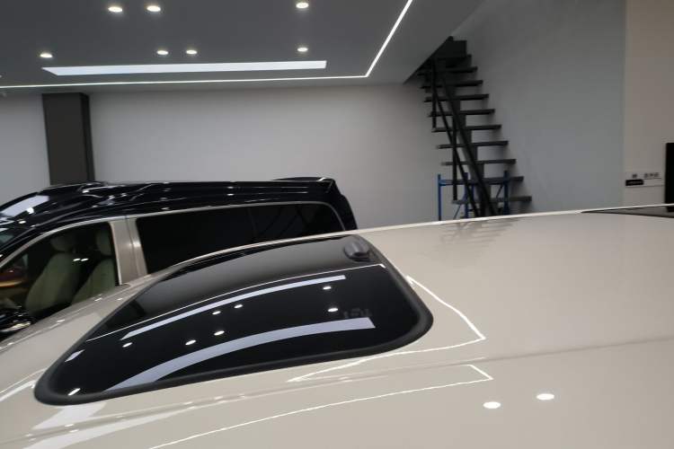 Used Toyota Vellfire 2023 Crown Dual-Engine 2.5L HV Ultimate Edition