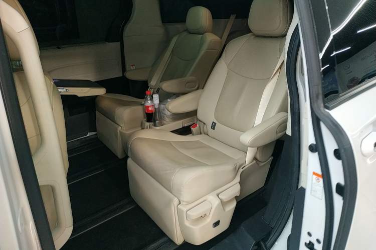 Used Toyota Granvia 2023 2.5L Hybrid Prestige PLUS Edition Left Rear Seat