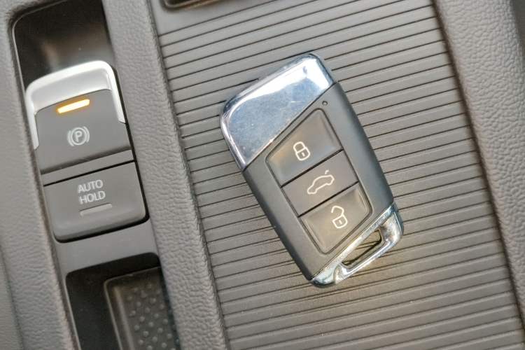 Used Volkswagen Magotan 2023 2 Million Units Limited-Edition 280TSI DSG Comfort Version Vehicle Key