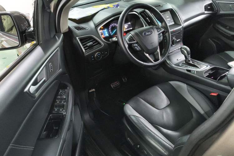 Used Ford Edge 2016 EcoBoost 330 V6 Four-Wheel Drive Sporty 7-Seater
