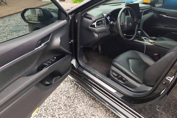 Used Toyota Camry 2023 2.0G Luxury Edition