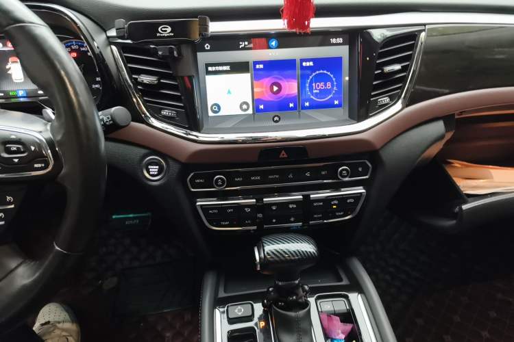 Used GAC Trumpchi GS8 2017 320T Four-Wheel Drive Luxury Smart Connectivity Version (7 Seats) Audio And AC Panel