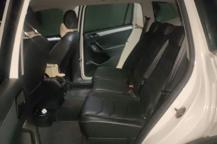 Used Volkswagen Tiguan L 2017 330TSI Automatic Two-Wheel Drive Comfort Edition Left Rear Seat