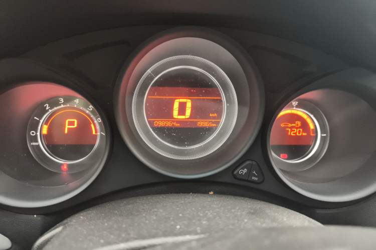 Used Citroen C4L 2014 1.8L Intelligent Drive Automatic Enjoyment Model
