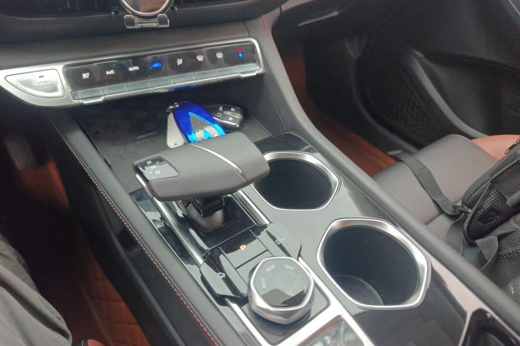 Used CHANGAN Eado 2022 PLUS Blue Whale NE 1.4T GDI DCT Flagship Edition Gear Lever