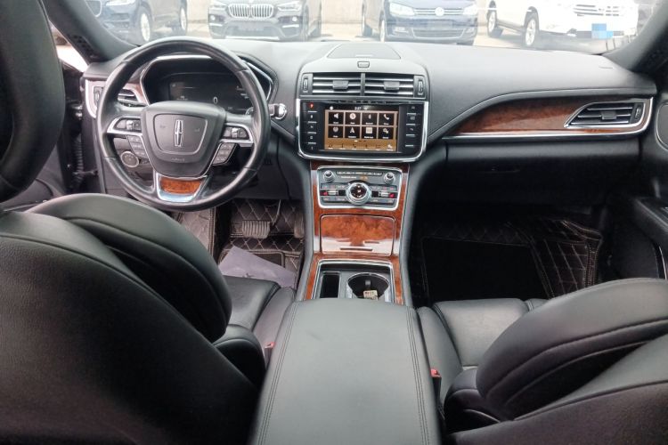 Used Lincoln Continental 2017 2.0T Two-Wheel Drive Deluxe Edition Center Console