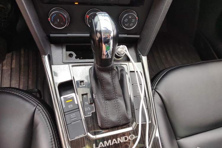 Used Volkswagen Lamando 2018 230TSI DSG Fashion Edition
