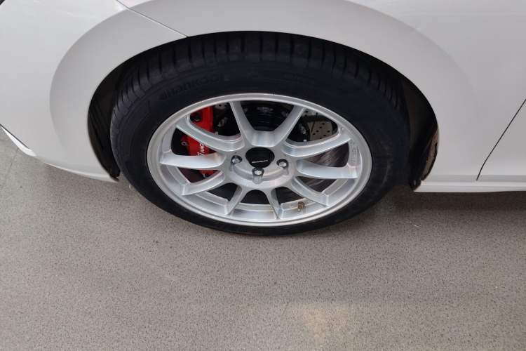 Used Volkswagen Golf 2021 280TSI DSG Pro Left Front Wheel Hub