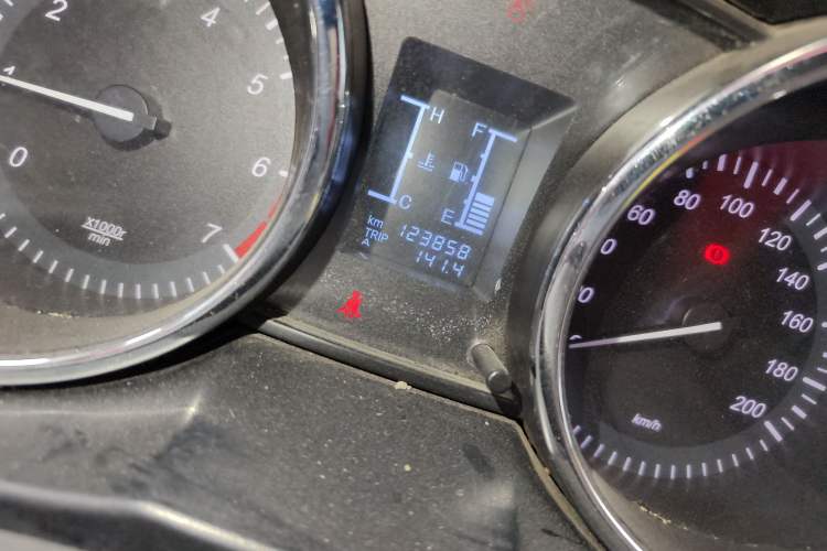 Used HYOSOW S3 2014 1.5L Luxury Version China IV Emission Standard