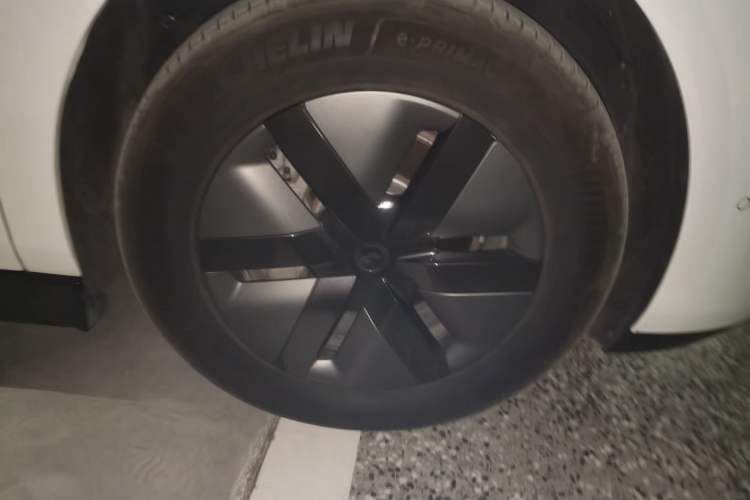 Used Li Auto MEGA 2025 Home Family Special Edition