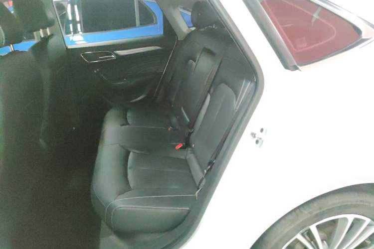Used Roewe i6 2019 PLUS 1.6L CVT 4G Connected Flagship Deluxe Edition
