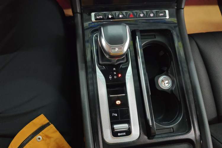 Used Hongqi H5 2024 2.0T Automatic Smart Connect Flagship Edition