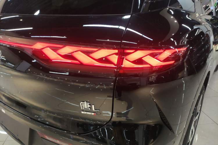 Used BYD Tang L 2025 EV with 670 km Range LiDAR and Premium Features