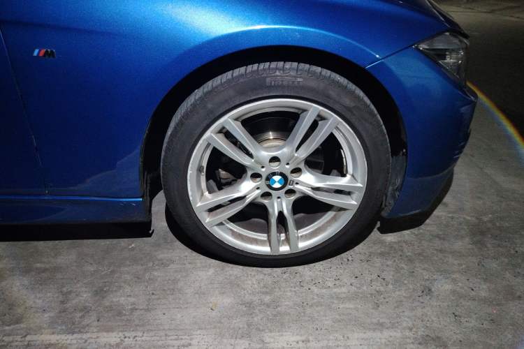 Used BMW 3 Series 2017 330Li M Sport Edition Right Front Wheel Hub