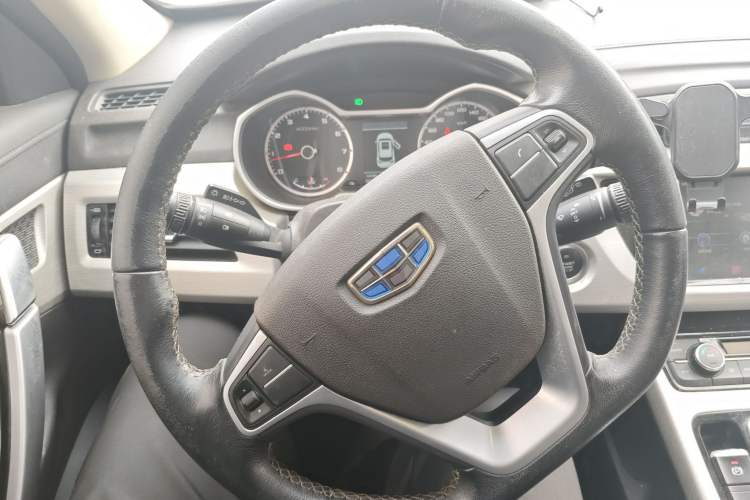 Used Geely Auto Emgrand X7 Sport 2018 1.8TD Manual Two-Wheel Drive Zhiya Model