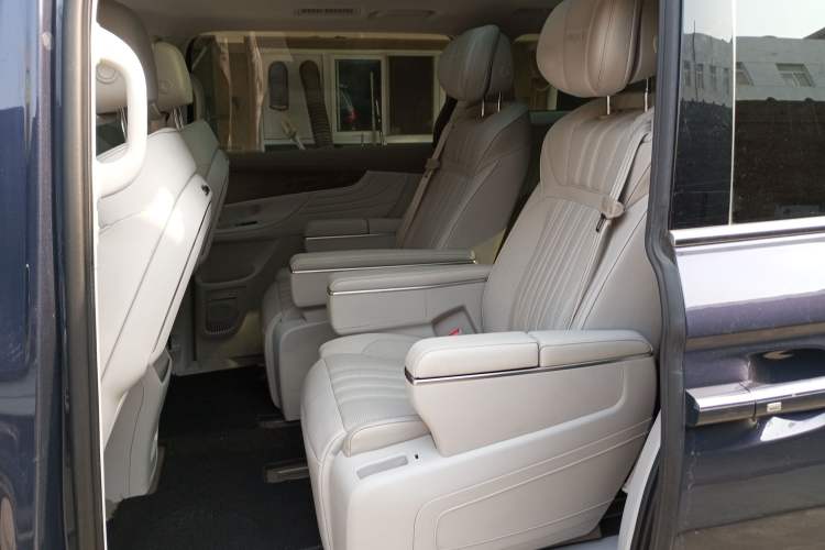 Used Roewe iMAX8 2023 400TGI Comfort Edition