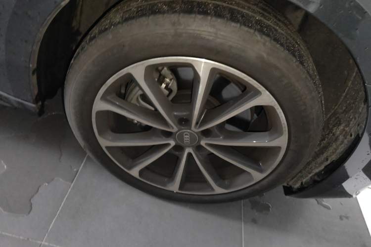 Used Audi A5L 2026 2.0T Sport Plus Right Front Wheel Hub