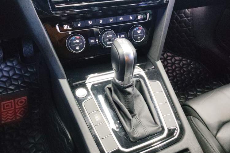 Used Volkswagen Magotan 2019 330TSI DSG Luxury Version China VI Standard