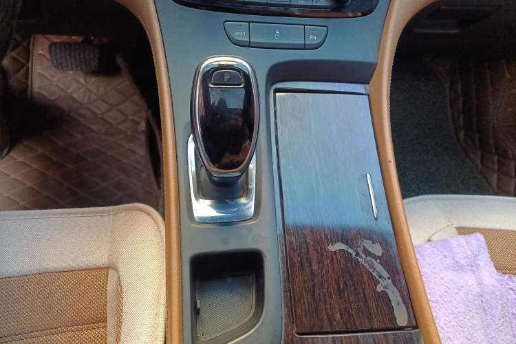 Used Buick LaCrosse 2016 20T Elite Edition Gear Lever