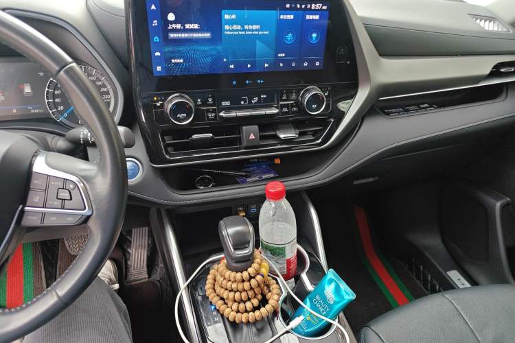 Used Toyota Highlander 2022 Dual-Engine 2.5L Four-Wheel Drive Prestige Version 7 Seats