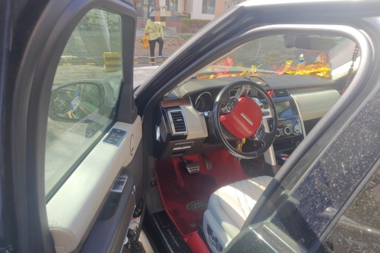 Used Land Rover Discovery 2017 3.0 SC V6 HSE LUXURY Driver Seat