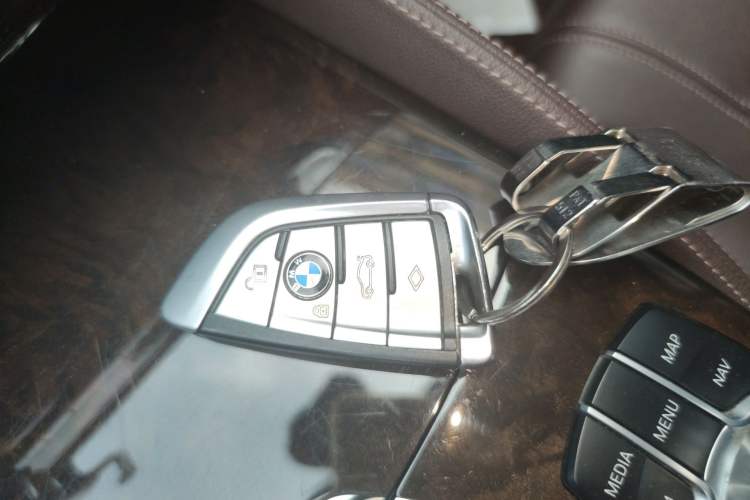 Used BMW 5 Series 2020 525Li Luxury Package
