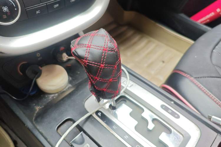 Used Bestune X80 2013 2.0L automatic comfort version
