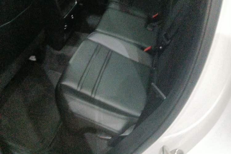 Used Porsche Cayenne E-Hybrid 2021 Cayenne E-Hybrid 2.0T Left Rear Seat