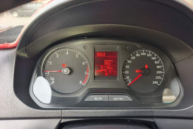 Used Volkswagen Jetta 2015 Zhuihui Edition 1.4L Manual Fashion Model
