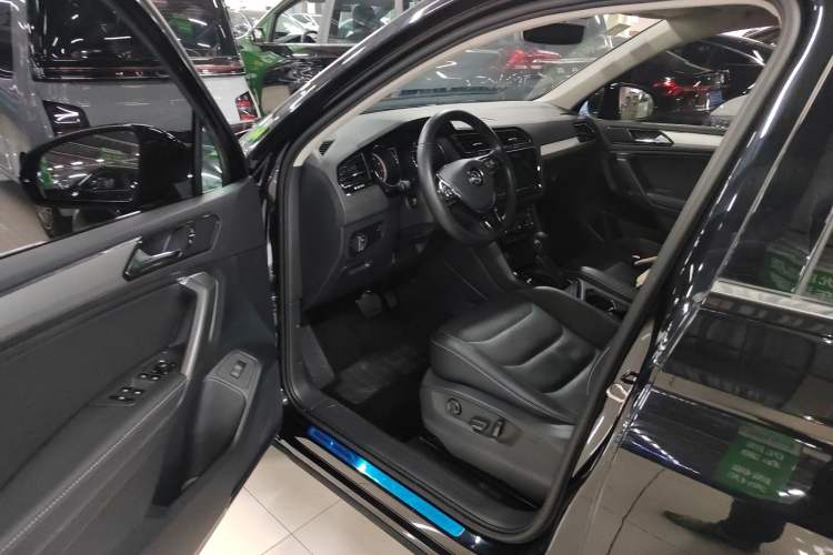 Used Volkswagen Tiguan L 2019 330TSI Automatic Two-Wheel Drive Smart Luxury Version China VI Standard Driver Seat