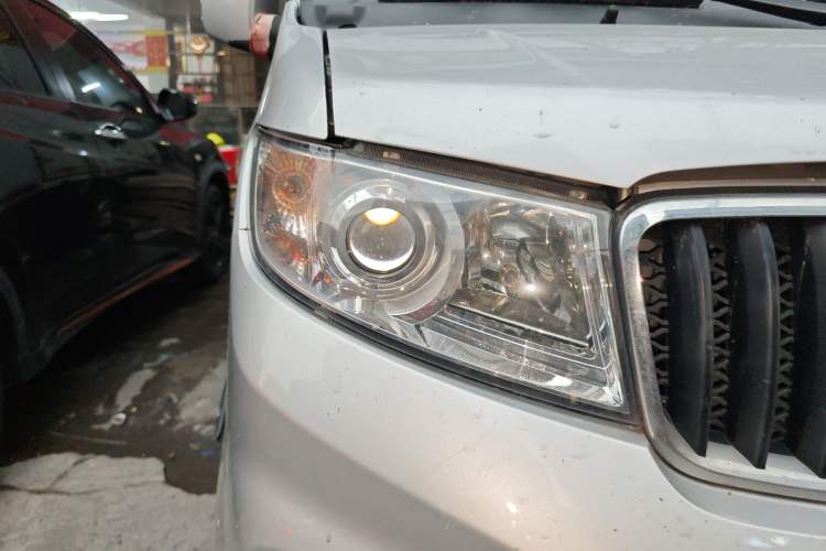 Used Jinbei New Dolphin EV 2023 Comfort-Style Van Corrugated Version 42.3 kWh
