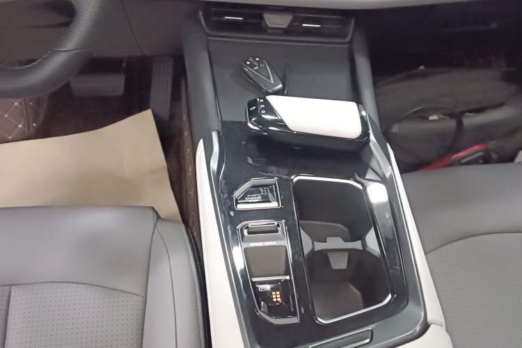 Used Changan UNI-T 2023 Second-Generation 1.5T Prestige Model