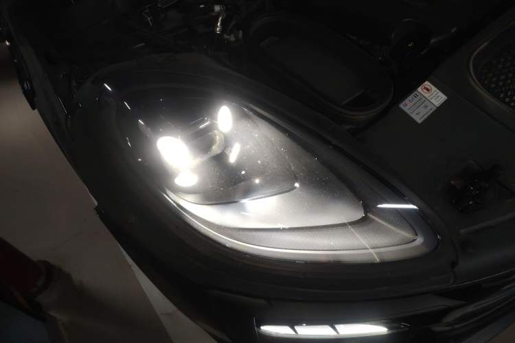 Used Porsche Macan 2020 Macan 2.0T Right Front Headlight