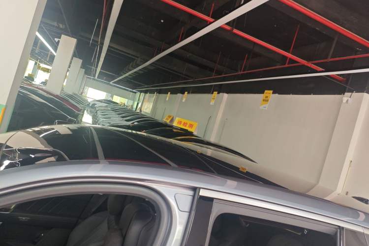 Used ONVO Luxeed L90 2025 Model—Ultra Six-Seater Version
