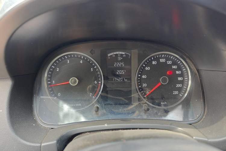 Used Volkswagen Lavida 2011 1.6L Manual - Premium Edition Instrument Cluster