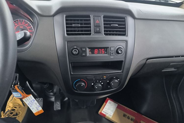 Used Wuling Rongguang S 2023 1.5L Base Version 5/7 Seats Audio And AC Panel