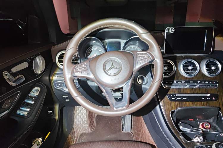 Used Mercedes-Benz GLC 2018 Facelifted GLC 260 4MATIC Dynamic Edition Steering Wheel