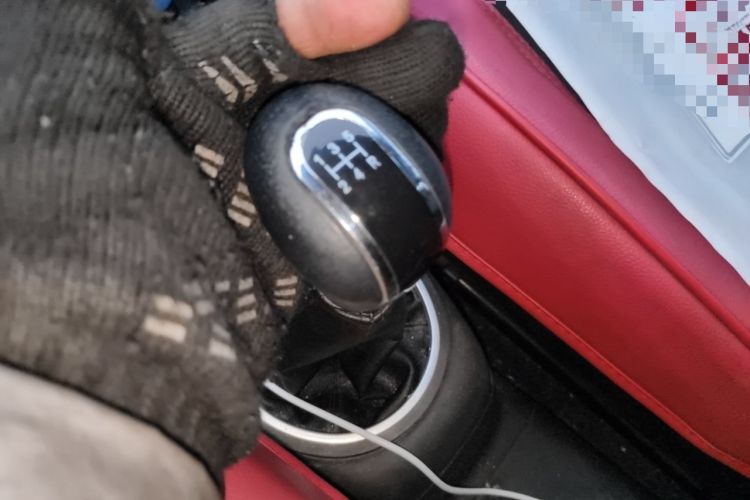 Used Suzuki Swift 2012 1.3L Manual Value Edition Gear Lever