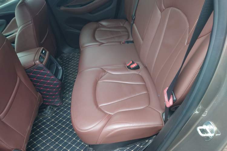 Used Buick Envision 2018 20T Two-Wheel Drive Luxury Model Left Rear Seat