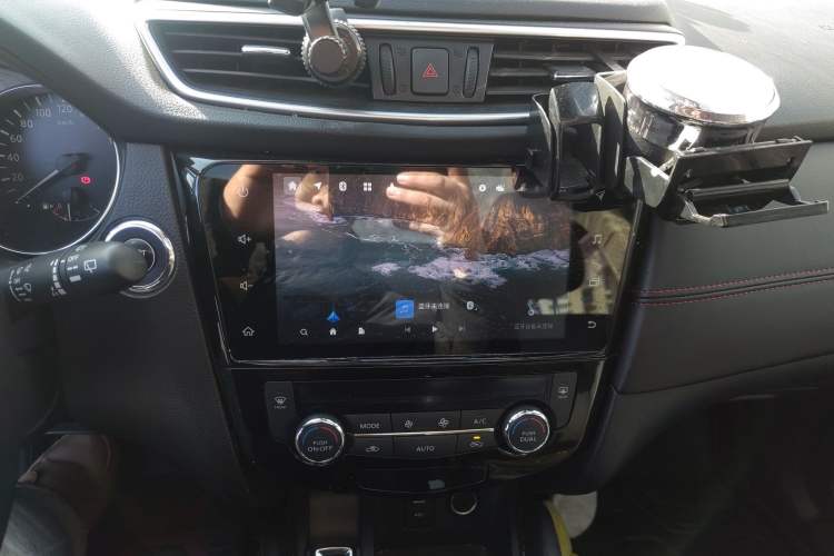 Used Nissan Qashqai 2022 2.0L CVT XV Premier Luxury Edition Audio And AC Panel