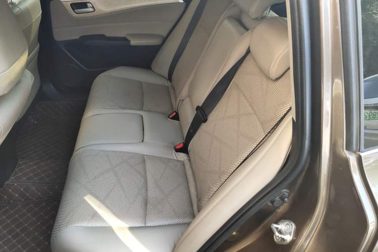 Used Honda Jade 2013 1.8L automatic Comfort version 5 seats