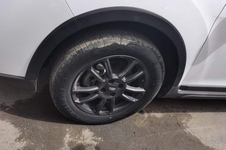 Used Geely Auto Vision X3 2021 PRO 1.5L CVT Deluxe Model
