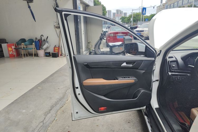 Used Dongfeng Fengdu MX5 2016 2.0L Automatic Flagship Edition