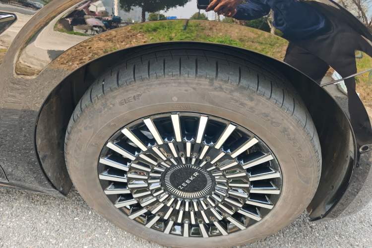 Used Zeekr 009 2024 7-Seater Walk-Through Version Four-Wheel Drive 108 kWh