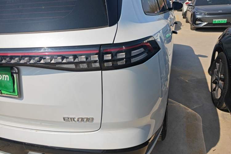 Used Dongfeng eπ eπ008 2025 210 Ultra Range-Extended Version 5 Seats
