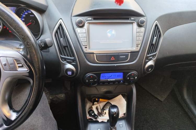 Used Hyundai ix35 2013 2.0L Automatic Two-Wheel Drive Smart GLS China IV Standard Audio And AC Panel