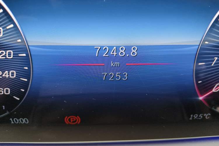 Used Mercedes-Benz GLS 2025 GLS 450 4MATIC Dynamic Edition Odometer Close Up