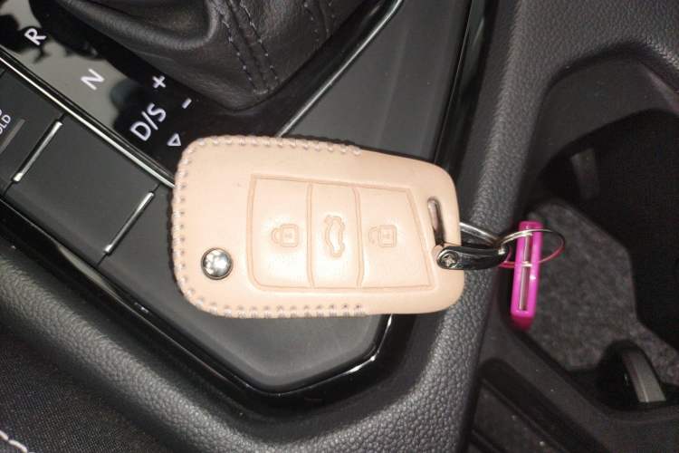 Used Volkswagen Tiguan L 2017 330TSI Automatic Two-Wheel Drive Luxury Edition
